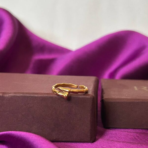 The Willow Band Ring - Image 3